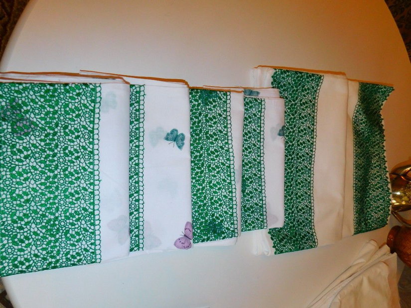 6  fete perna  bumbac ,  dantela deosebita, 2 mari si  4  50 x 70  cm