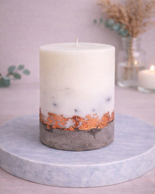Lumânare decorativă handmade cu bază din beton și foiță de cupru  Colecția Ritual