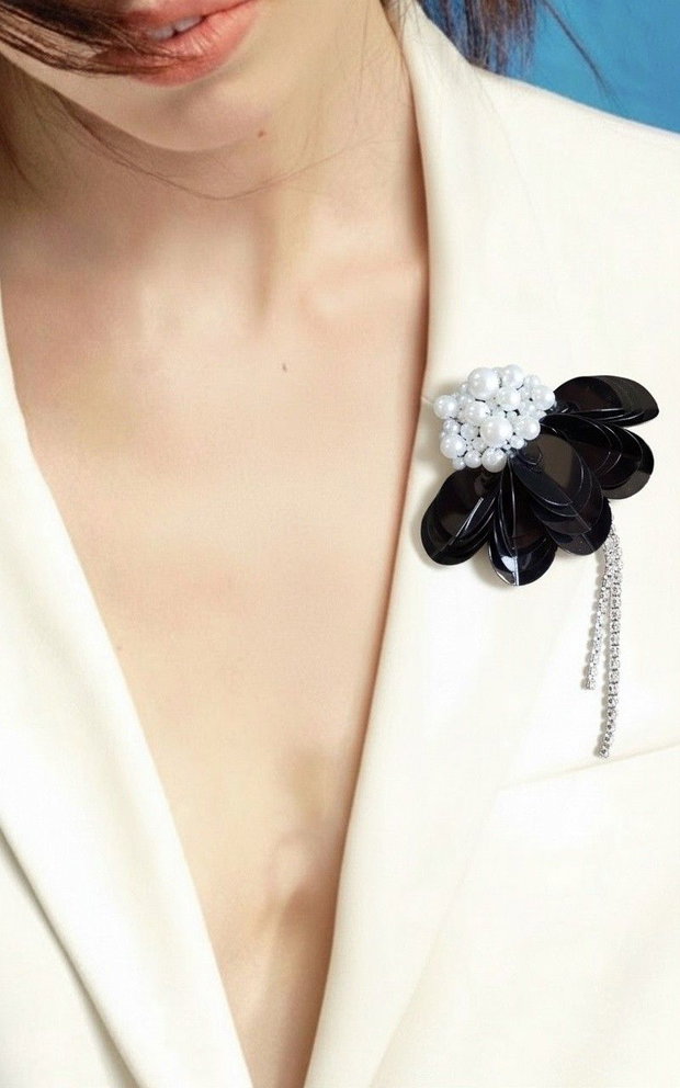 Brosa floare mare cu perle