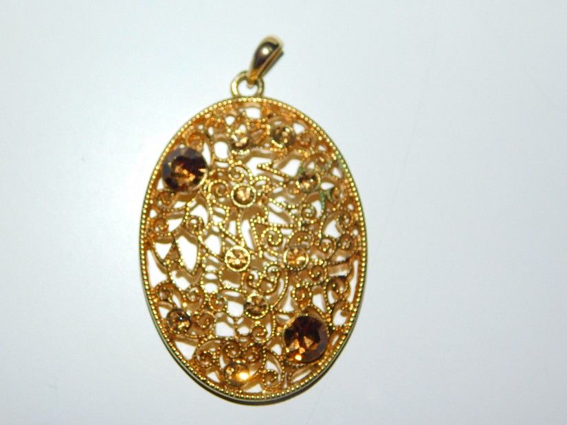 Pandantiv Jablonex , cristale Bohemia, lucrat  in filigran , vintage