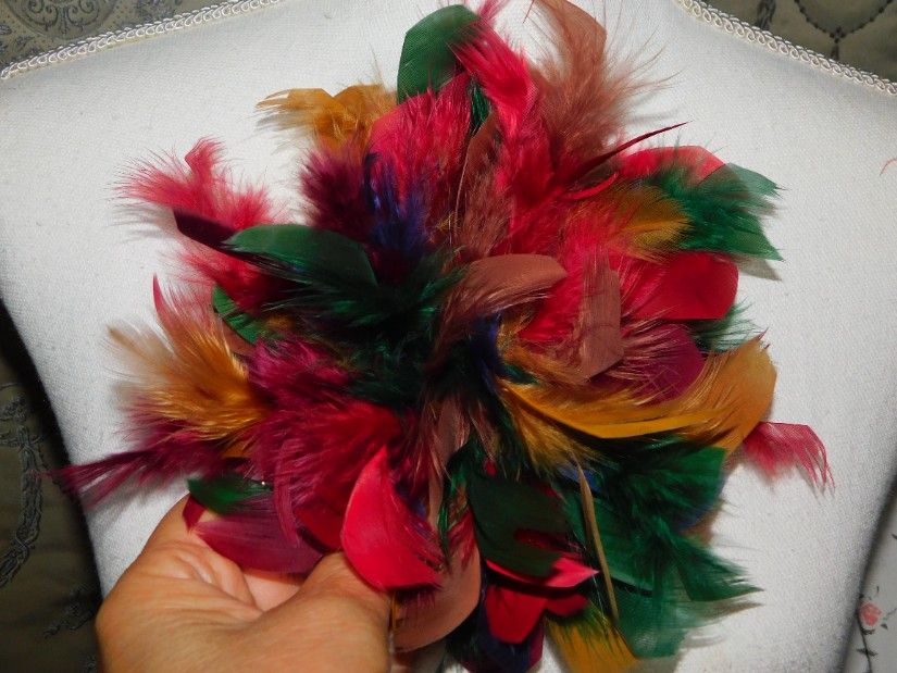 Brosa noua pene, mare, eleganta,  rafinata