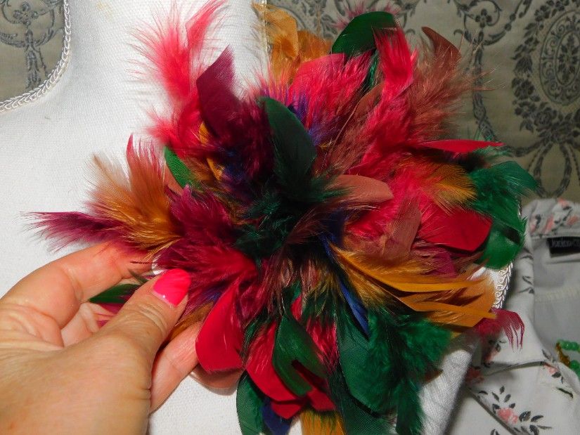 Brosa noua pene, mare, eleganta,  rafinata