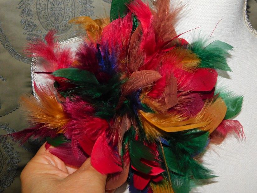 Brosa noua pene, mare, eleganta,  rafinata