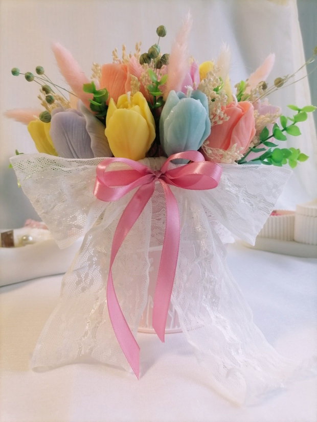 Aranjament floral din lumânări parfumate din ceară de soia handmade,