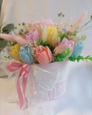 Aranjament floral din lumânări parfumate din ceară de soia  handmade,