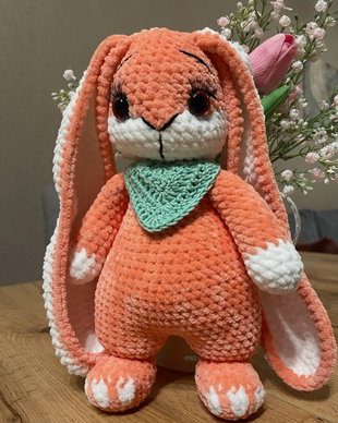 Iepurașul Pufos Piersicuță