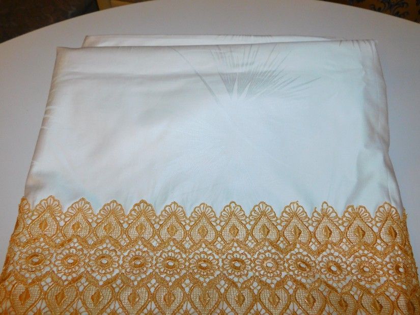 set 2 plicuri pilote noi damasc , 2 plicuri perne broderie , dantele aplicate