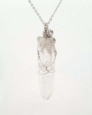 Colier din inox cu Cuarț de stâncă - pandantiv handmade cu cristal transparent natural - talisman "Claritatea Luminii" | Colecția Spirala Vieții