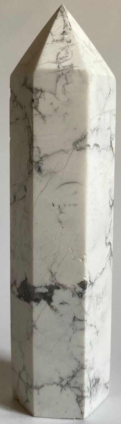 Howlit - Obelisc piatra semipretioasa