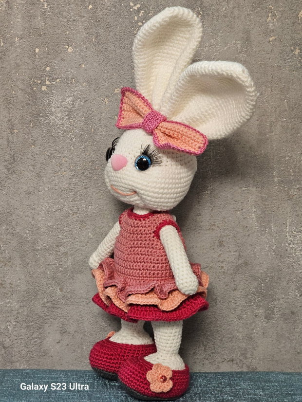 Iepuraș croșetat handmade jucărie decorativă / cadou pentru copii