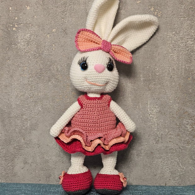 Iepuraș croșetat handmade jucărie decorativă / cadou pentru copii