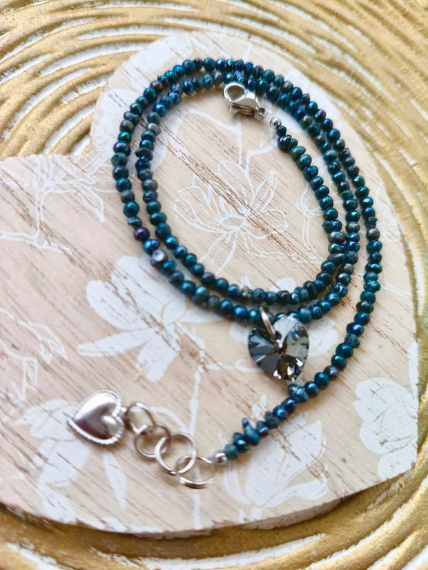 Colier perle de cultura negre & inima Swarovski