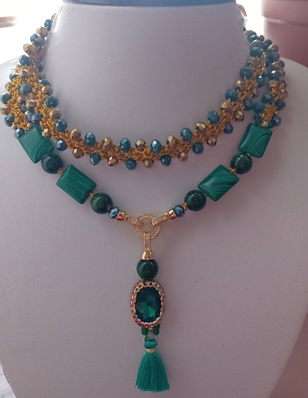 Colier crosetat malachit , cristale , murano