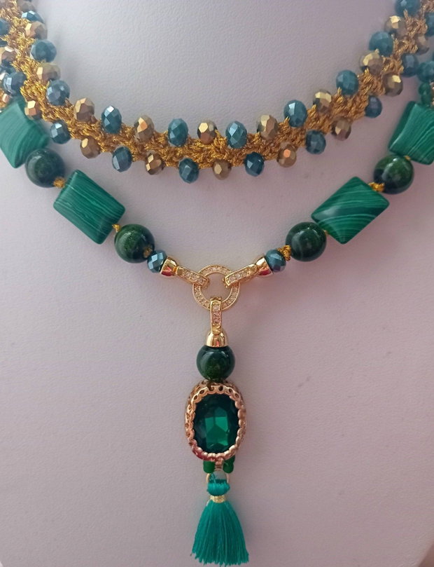 Colier crosetat malachit , cristale , murano