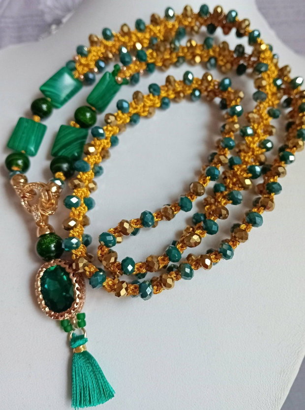 Colier crosetat malachit , cristale , murano