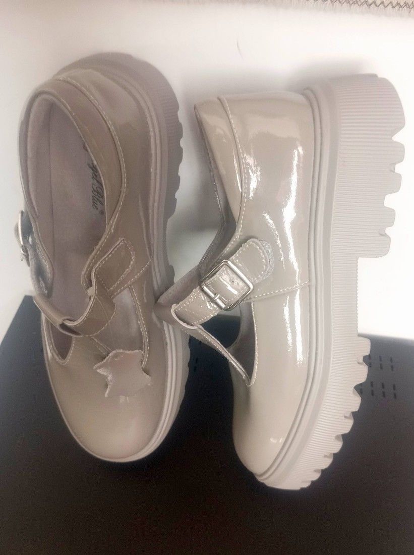 Pantofi piele lacuita gri pastel 40