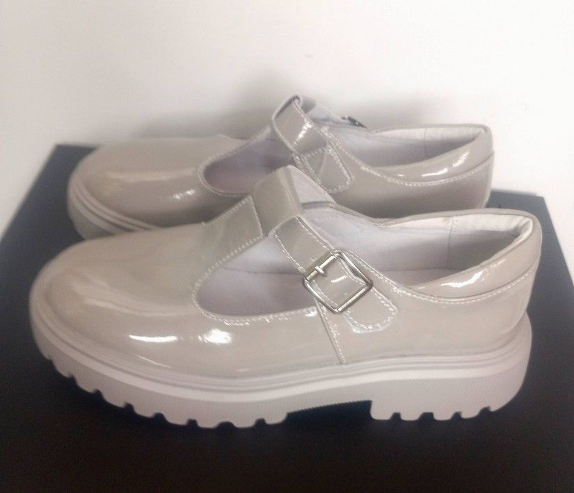 Pantofi piele lacuita gri pastel 40