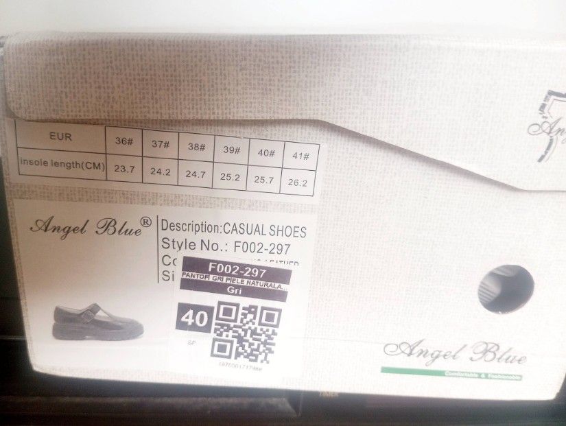 Pantofi piele lacuita gri pastel 40