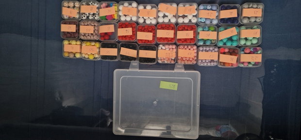 Stoc mărgele silicon + accesorii suzete / dentiție lot mare