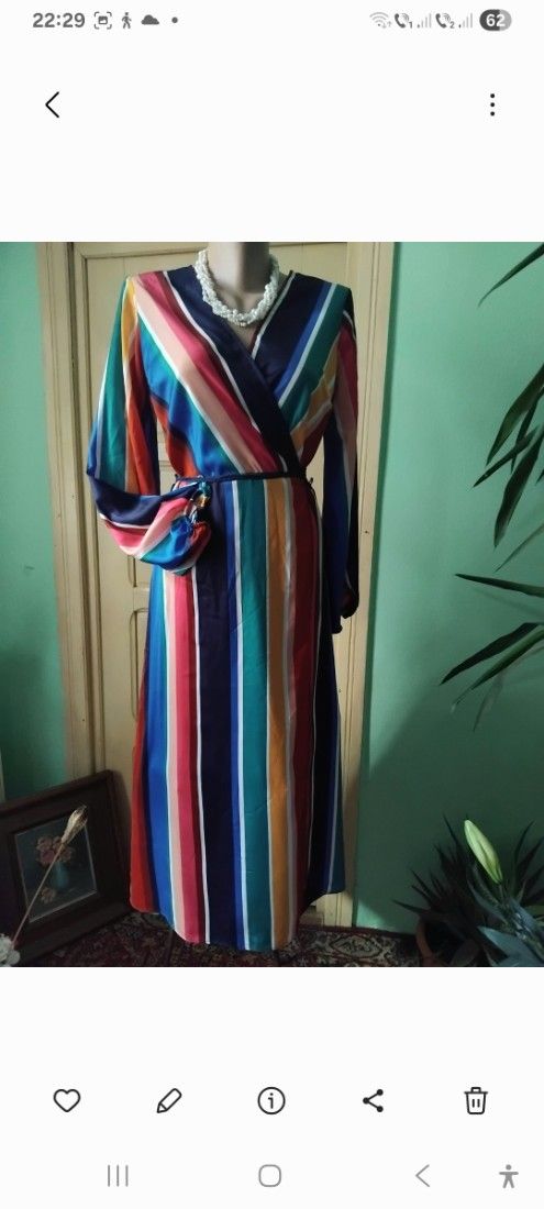 Rochie in dungi verticale, viu colorate