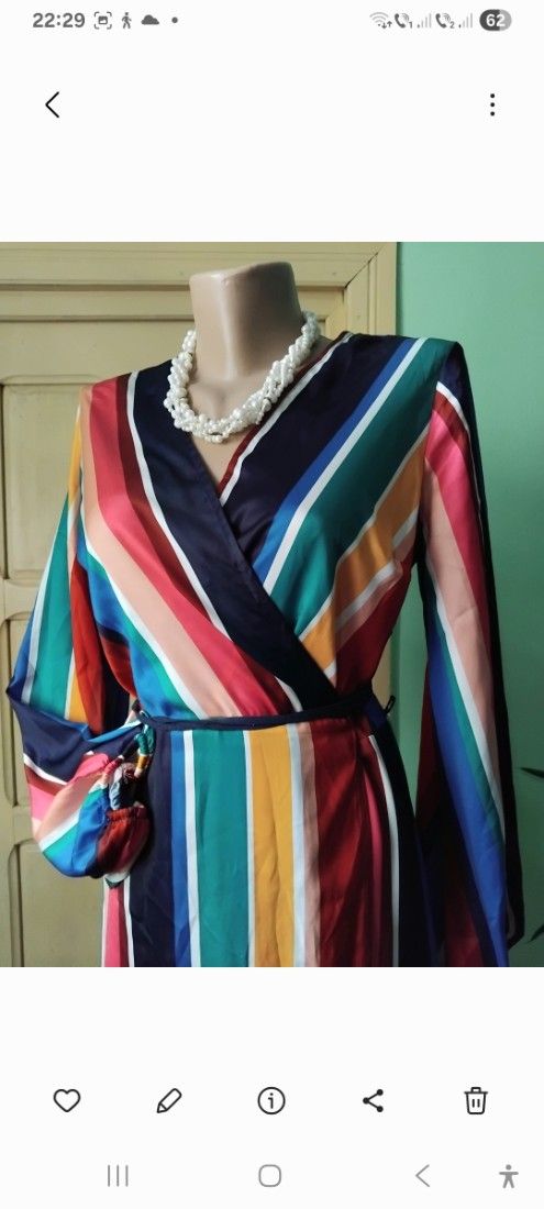 Rochie in dungi verticale, viu colorate