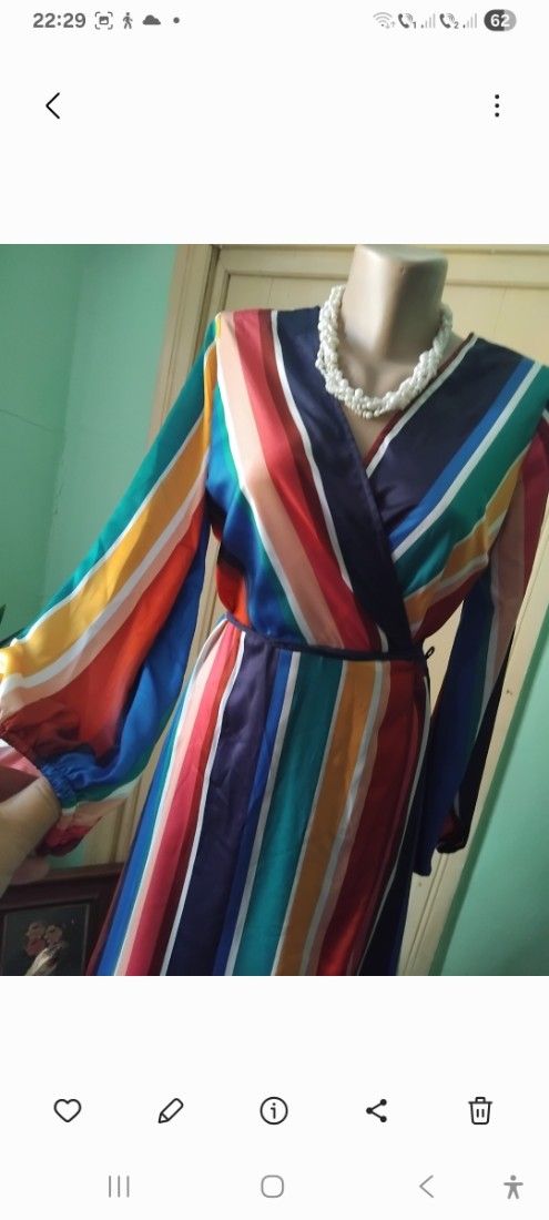 Rochie in dungi verticale, viu colorate