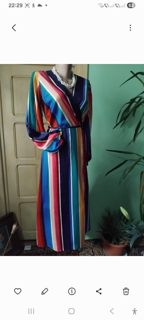 Rochie in dungi verticale, viu colorate