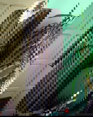 Rochie in dungi verticale bej- maron