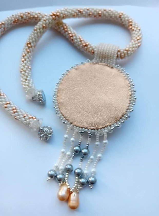 Colier crosetat,sidef,perle cristal rivoli swarovski