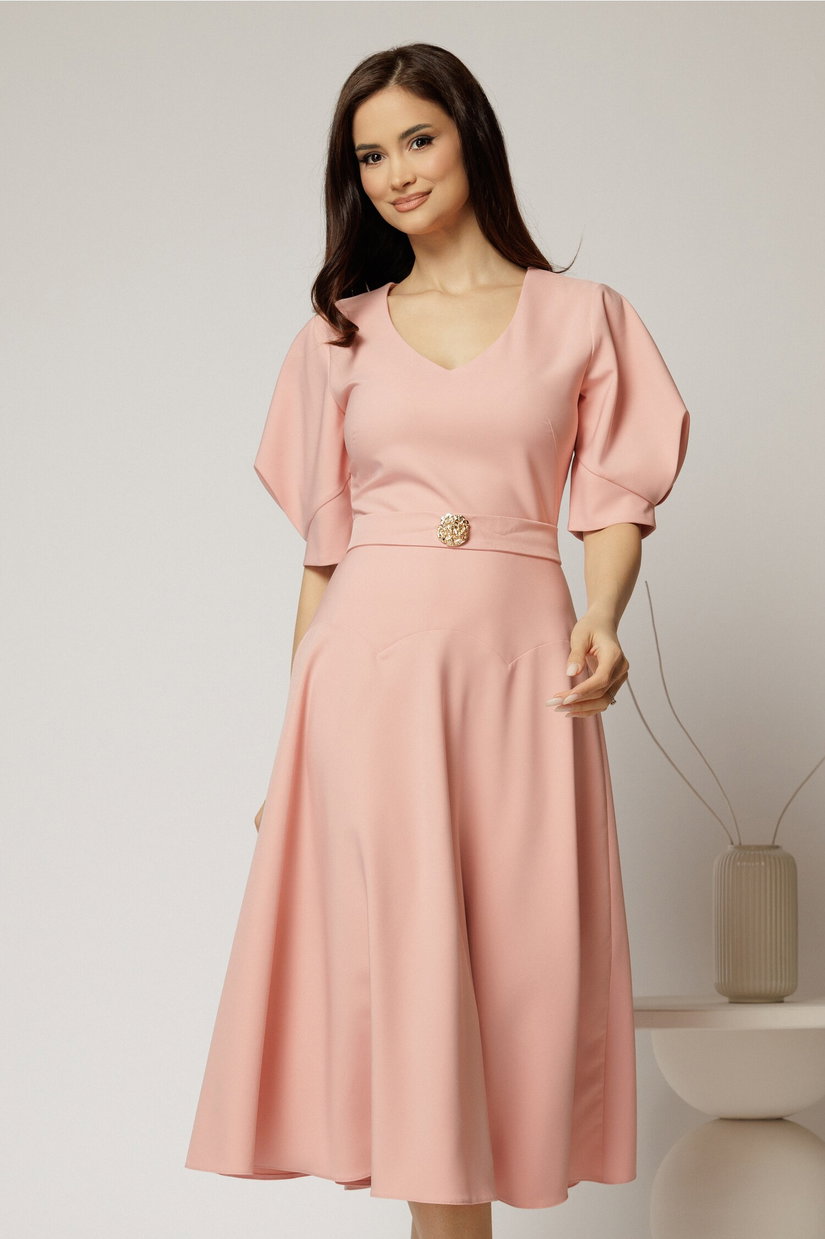 Rochie midi roz eleganta cu fusta clos, decolteu adanc in V si maneci bufante