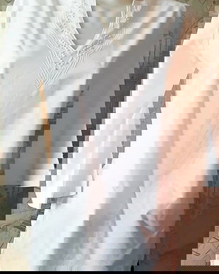 bluzita de bumbac fin brodata , 36