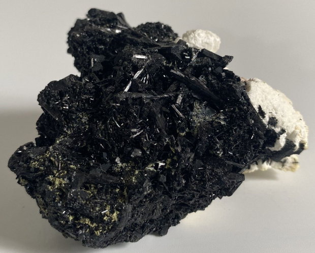 Turmalina Cristalizata - Specimen piatra semipretioasa
