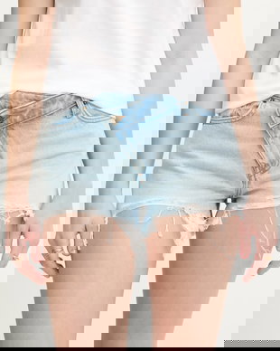 Guess Jeans pantaloni scurți de damă din denim