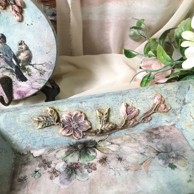 Set decorativ hand-made Shabby Chic: Tăviță și cuier cu păsărele și flori 3D