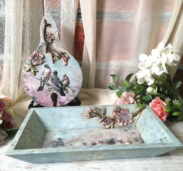 Set decorativ hand-made Shabby Chic: Tăviță și cuier cu păsărele și flori 3D