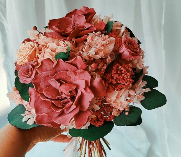 Buchet mireasa cu flori criogenate