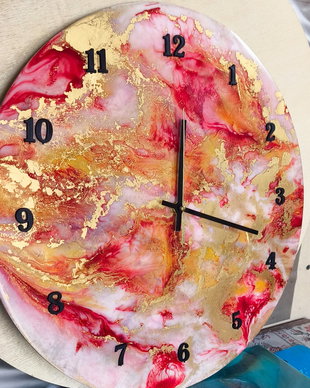 Ceas decorativ handmade din rășină epoxidică