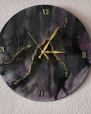 Ceas de perete handmade din rășină epoxidică