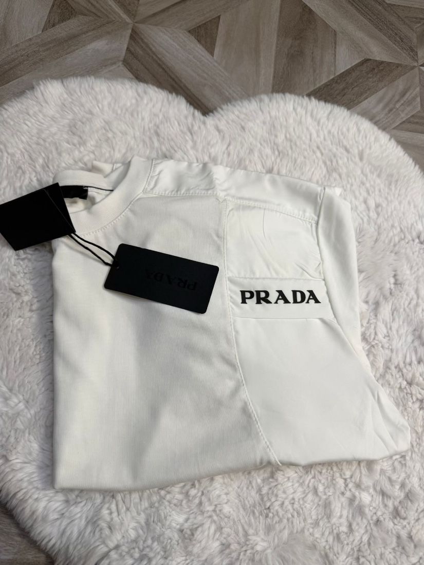 Tricou bărbați stil PRADA (replică 1:1 )