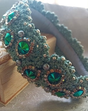 Bentita matase laminata rivoli swarovski , perle shell,margele toho