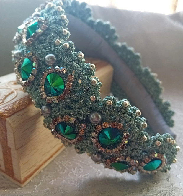 Bentita matase laminata rivoli swarovski , perle shell,margele toho