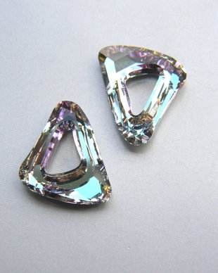 Swarovski - Organic Cosmic Triangle 20 mm (4736-VL)