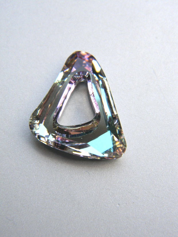 Swarovski - Organic Cosmic Triangle 20 mm (4736-VL)
