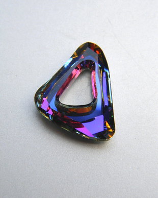 Swarovski - Organic Cosmic Triangle 20 mm (4736-VM)