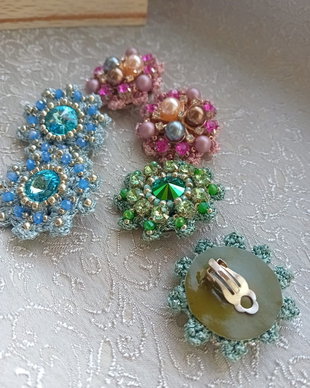 Cercei clips cristale swarovski,matase laminata,cristale,margele toho