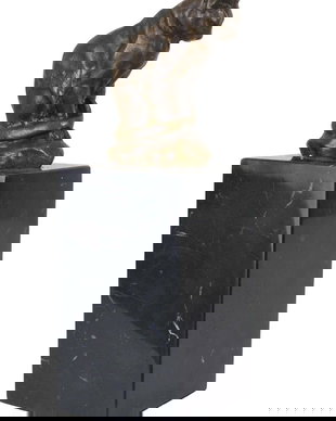 Pisica sezand-statueta bronz cu un soclu din marmura