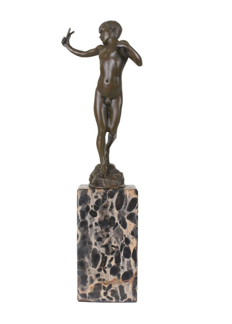 Tanarul David cu prastie-statueta bronz cu un soclu din marmura