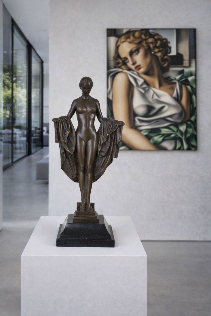 Nud cu esarfa-statueta bronz cu un soclu din marmura