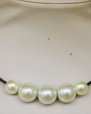 Colier handmade cu perle din sticla