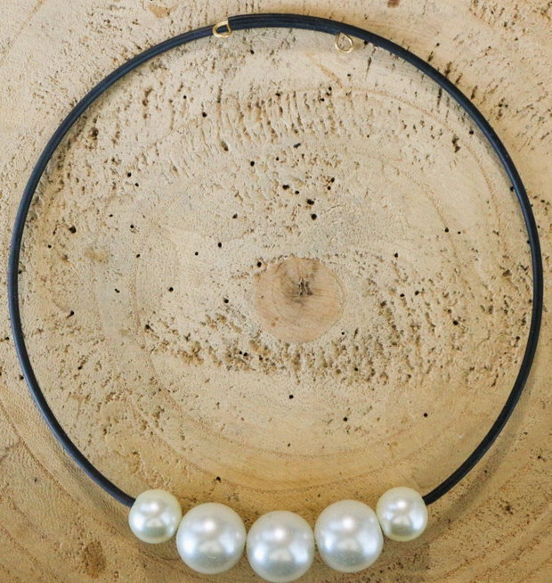 Colier handmade cu perle din sticla